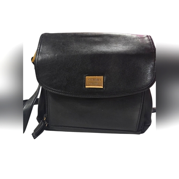 vittoria Handbags - VINTAGE VITTORIA NY leather crossbody front flap bag In Black, Gold Hardware.